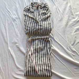 🚫SOLD🚫VS flannel pajama set